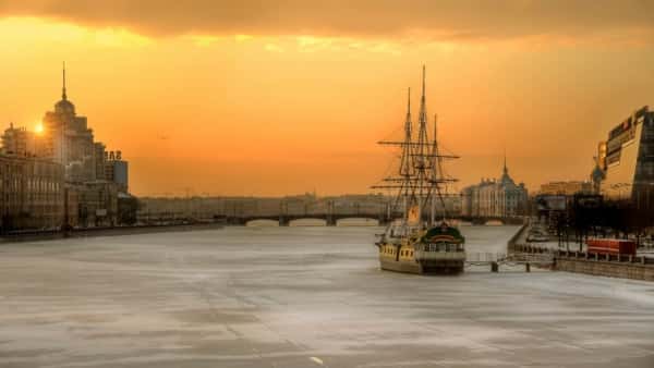 вид из квартиры c очарованием исторической эпохи