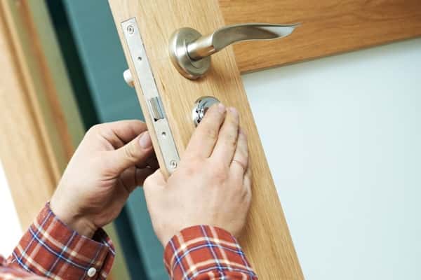 врезка замка